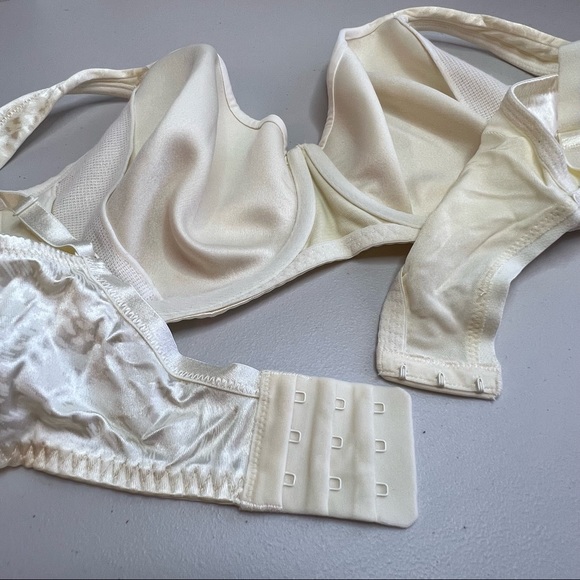 Breezies Underwire Bra -44B - Picture 7 of 7